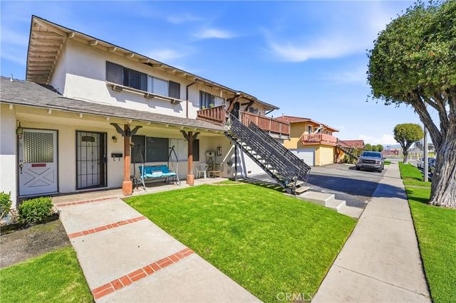 16732 Bartlett Lane, Huntington Beach, CA 92647