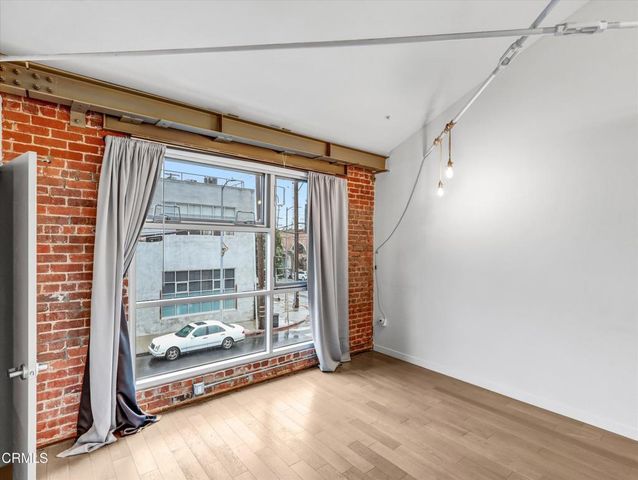 527 Molino Street 110, Los Angeles, CA 90013