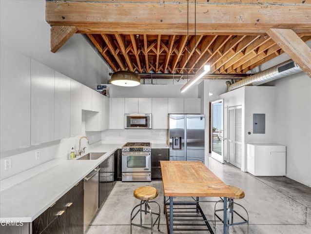 527 Molino Street 110, Los Angeles, CA 90013