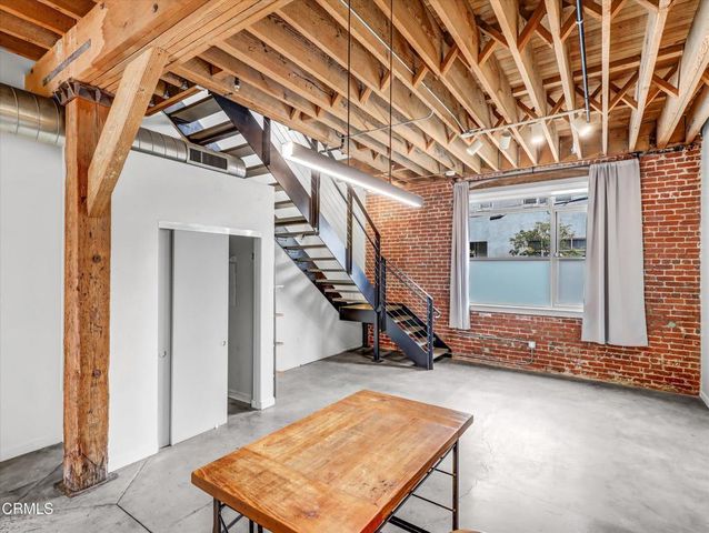 527 Molino Street 110, Los Angeles, CA 90013