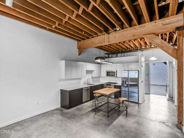 527 Molino Street 110, Los Angeles, CA 90013