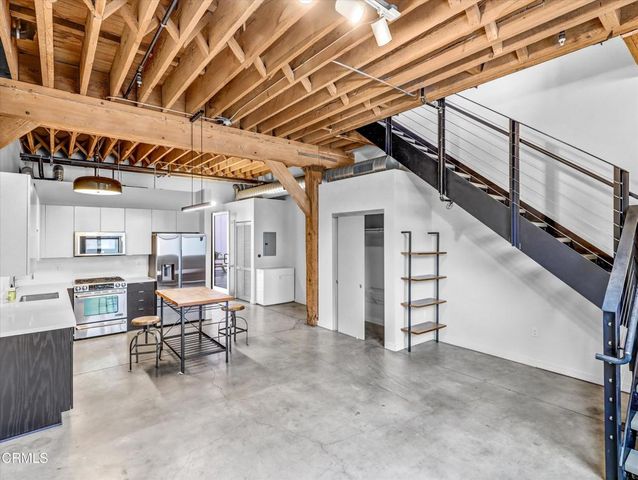 527 Molino Street 110, Los Angeles, CA 90013