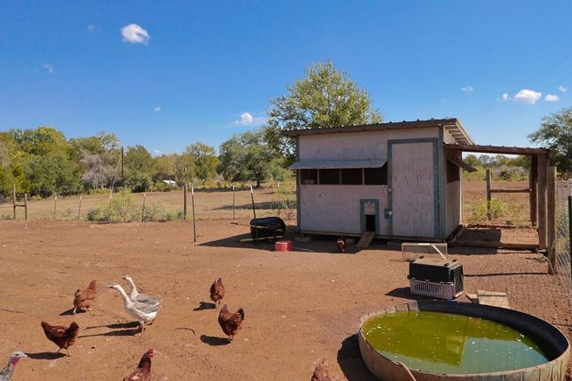 3995 COUNTY ROAD 405, Lexington, TX 78947