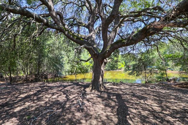 3995 COUNTY ROAD 405, Lexington, TX 78947