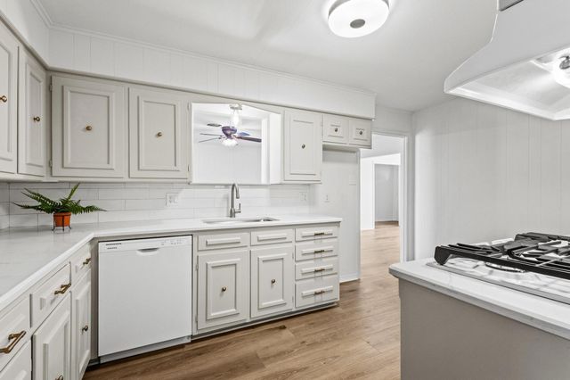 824 S Lillis Lane, Denison, TX 75020