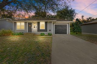 1400 W Loren Street, Springfield, MO 65807