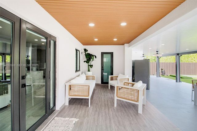 14671 SW 20th St, Miami, FL 33175