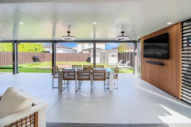 14671 SW 20th St, Miami, FL 33175