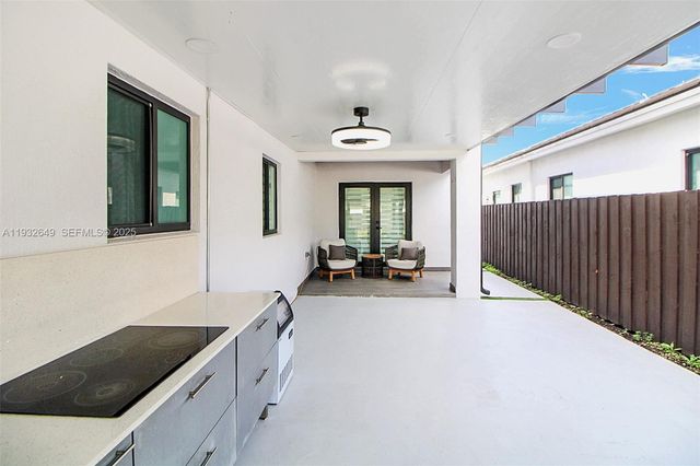 14671 SW 20th St, Miami, FL 33175