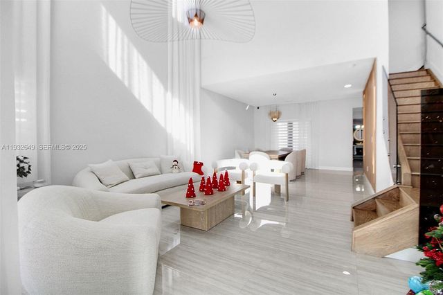 14671 SW 20th St, Miami, FL 33175