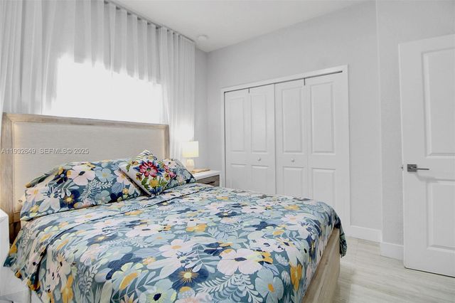 14671 SW 20th St, Miami, FL 33175