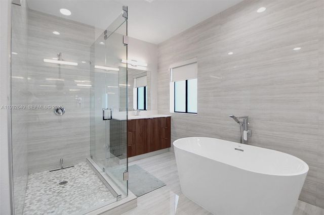 14671 SW 20th St, Miami, FL 33175