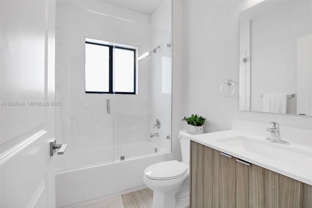 14671 SW 20th St, Miami, FL 33175