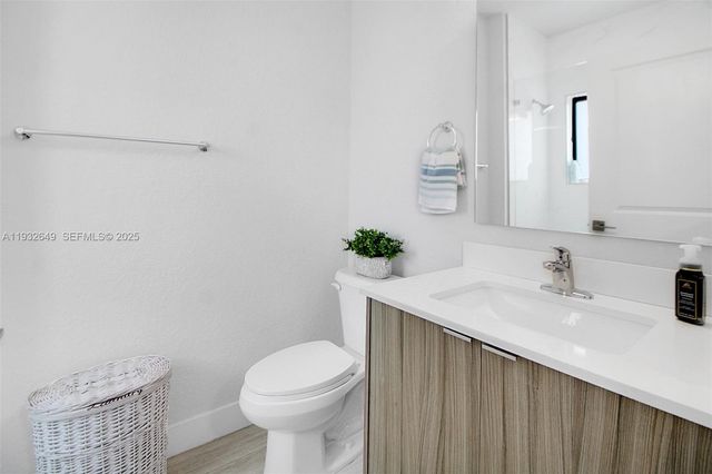 14671 SW 20th St, Miami, FL 33175