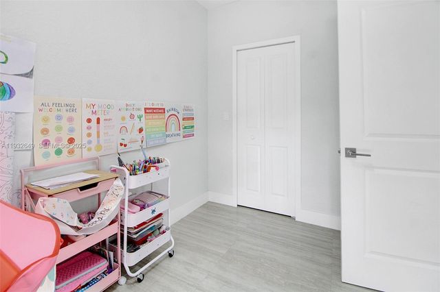 14671 SW 20th St, Miami, FL 33175