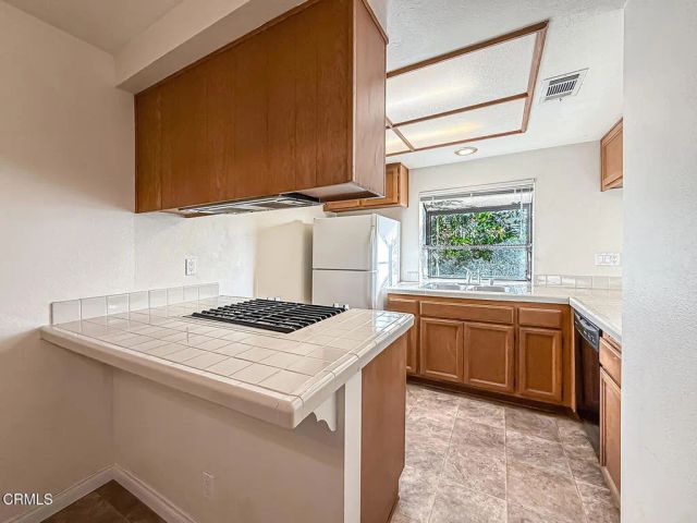 5738 Skyview Way F, Agoura Hills, CA 91301