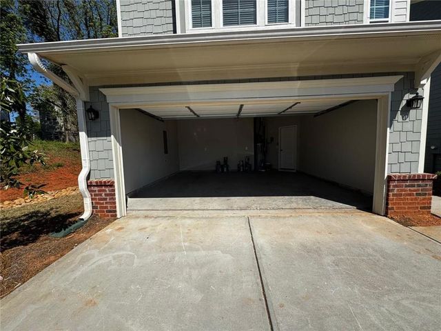 3385 Park Pointe Circle, Scottdale, GA 30079