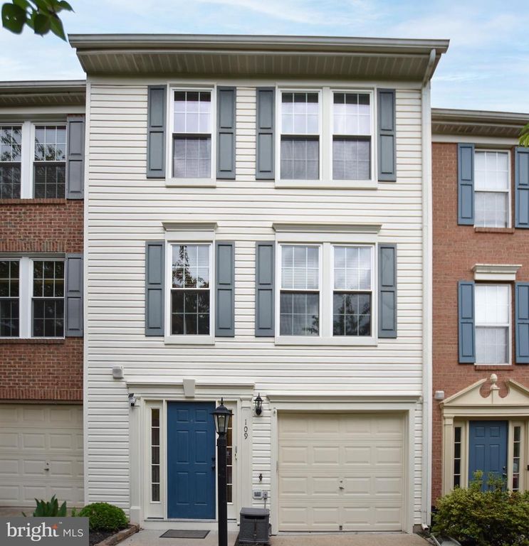 109 SHIRLEY SQ SE, Leesburg, VA 20175