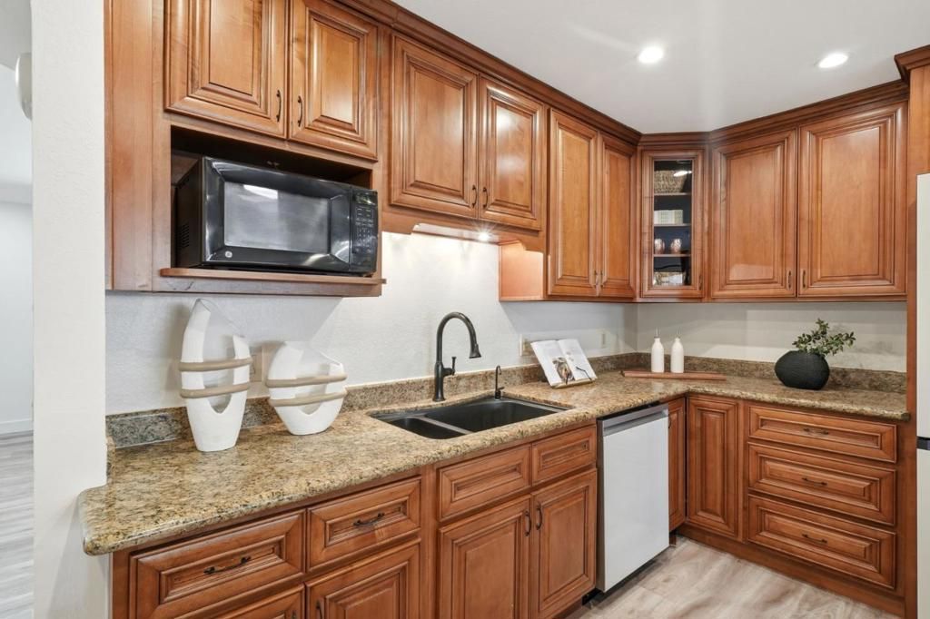 Image 8 of property listing at 658 Picasso Terrace, Sunnyvale, CA 94087