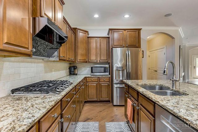 8703 Park Place Circle, West Chester, OH 45069