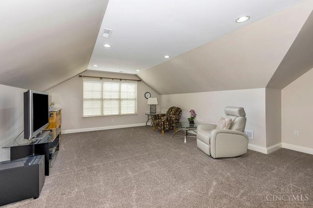 8703 Park Place Circle, West Chester, OH 45069