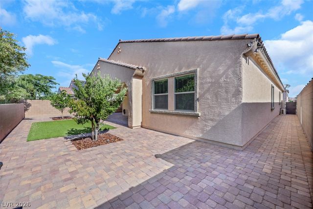489 Wildflower Avenue, Henderson, NV 89011