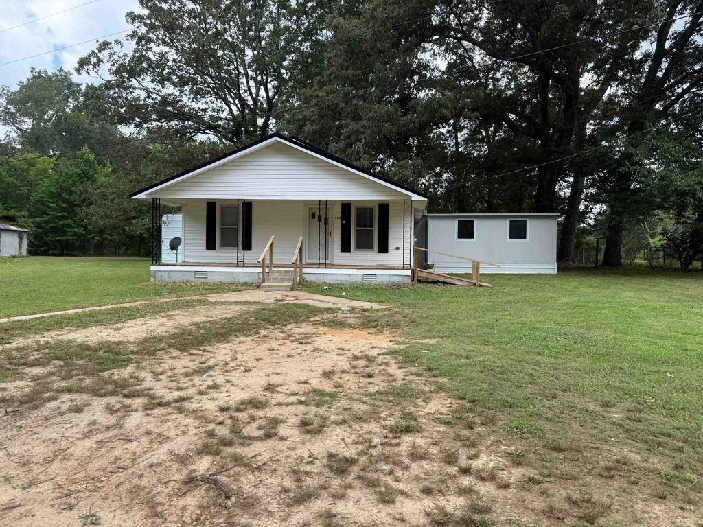 445 COUNTRY CLUB LN, Savannah, TN 38372