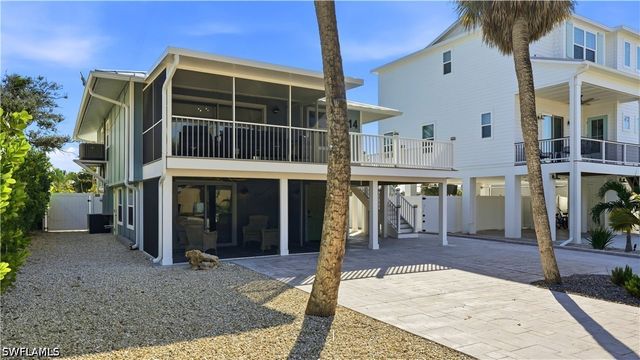 114 Lovers LN, Fort Myers Beach, FL 33931