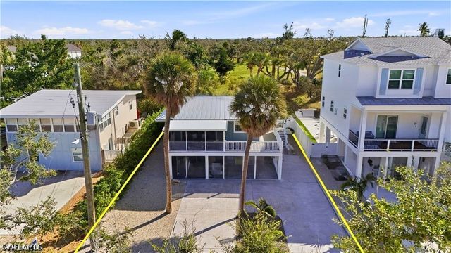 114 Lovers LN, Fort Myers Beach, FL 33931