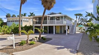114 Lovers LN, Fort Myers Beach, FL 33931