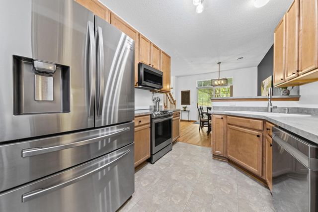 5020 Holly Lane N 4, Plymouth, MN 55446