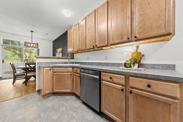 5020 Holly Lane N 4, Plymouth, MN 55446