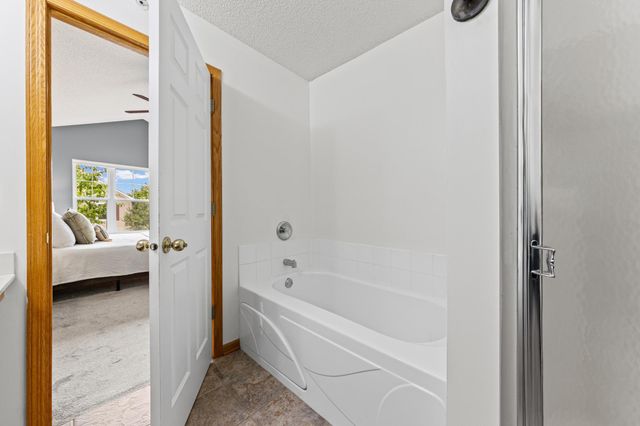 5020 Holly Lane N 4, Plymouth, MN 55446