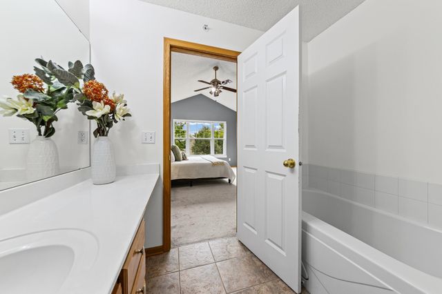 5020 Holly Lane N 4, Plymouth, MN 55446