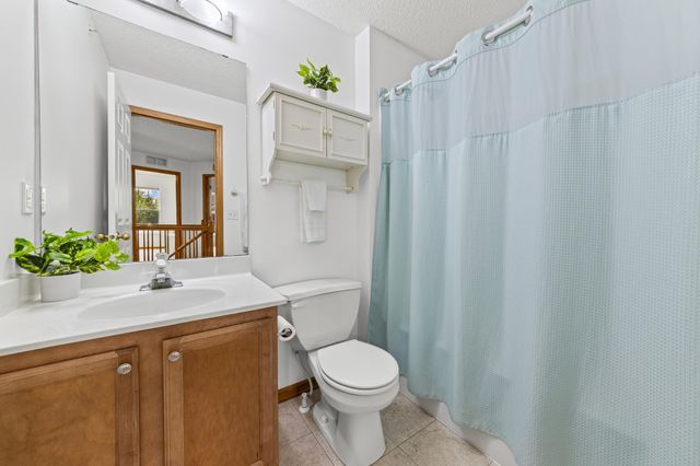 5020 Holly Lane N 4, Plymouth, MN 55446