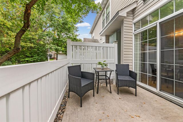 5020 Holly Lane N 4, Plymouth, MN 55446