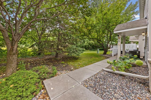 5020 Holly Lane N 4, Plymouth, MN 55446