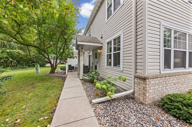 5020 Holly Lane N 4, Plymouth, MN 55446