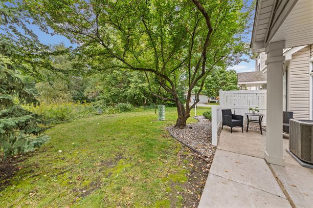 5020 Holly Lane N 4, Plymouth, MN 55446