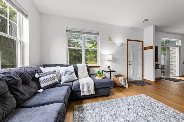 5020 Holly Lane N 4, Plymouth, MN 55446