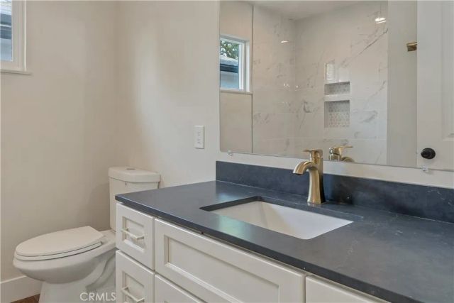 5676 N Callisch Ave, Fresno, CA 93710