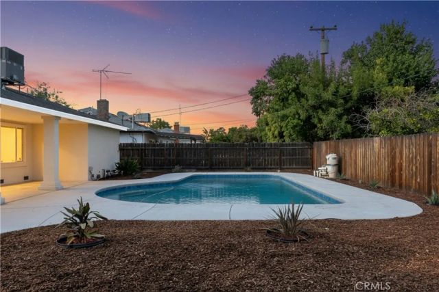 5676 N Callisch Ave, Fresno, CA 93710