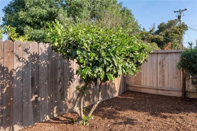 5676 N Callisch Ave, Fresno, CA 93710