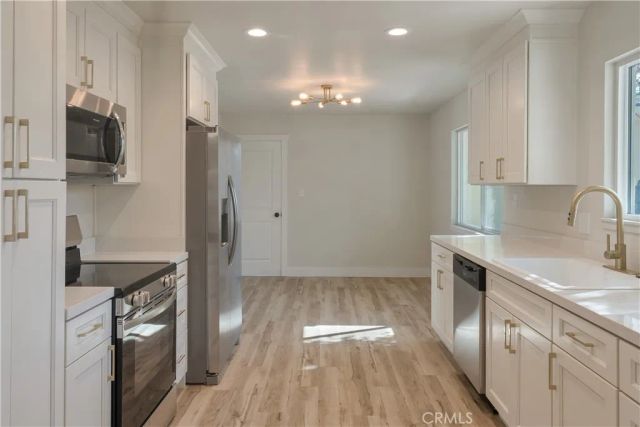 5676 N Callisch Ave, Fresno, CA 93710