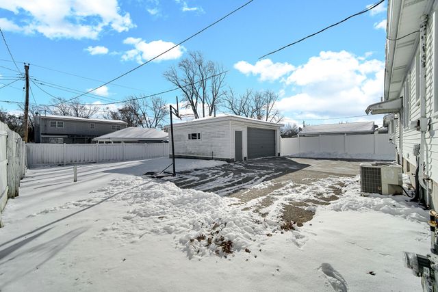 2631 Forest Park Drive, Dyer, IN 46311