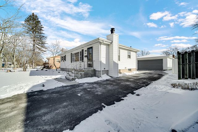 2631 Forest Park Drive, Dyer, IN 46311