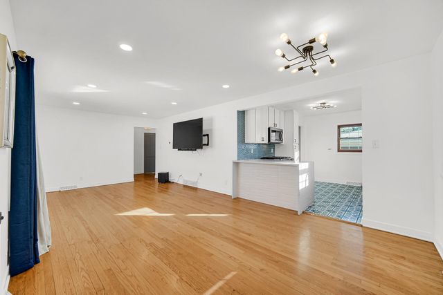 2631 Forest Park Drive, Dyer, IN 46311