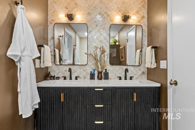 1311 E Lexington Ct, Boise, ID 83706