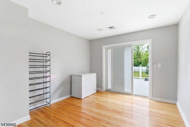 246 E 2Nd Ave, Roselle Boro, NJ 07203
