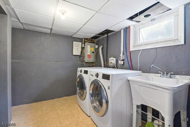 246 E 2Nd Ave, Roselle Boro, NJ 07203